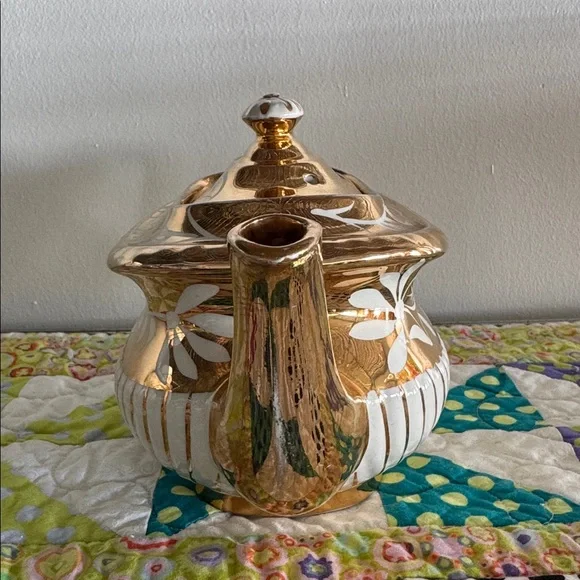 Vintage Georgian Gibson & Son's 5.5" Lustreware Gold Teapot Hand-Painted England - Picture 2 of 6